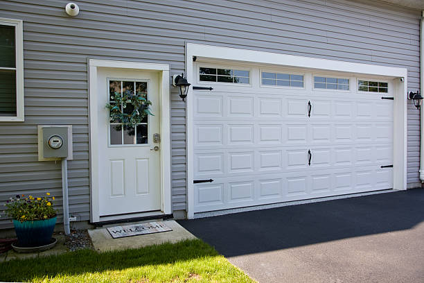 24/7 Emergency Garage Door Panel Replacement experts in Clarke County County, VA